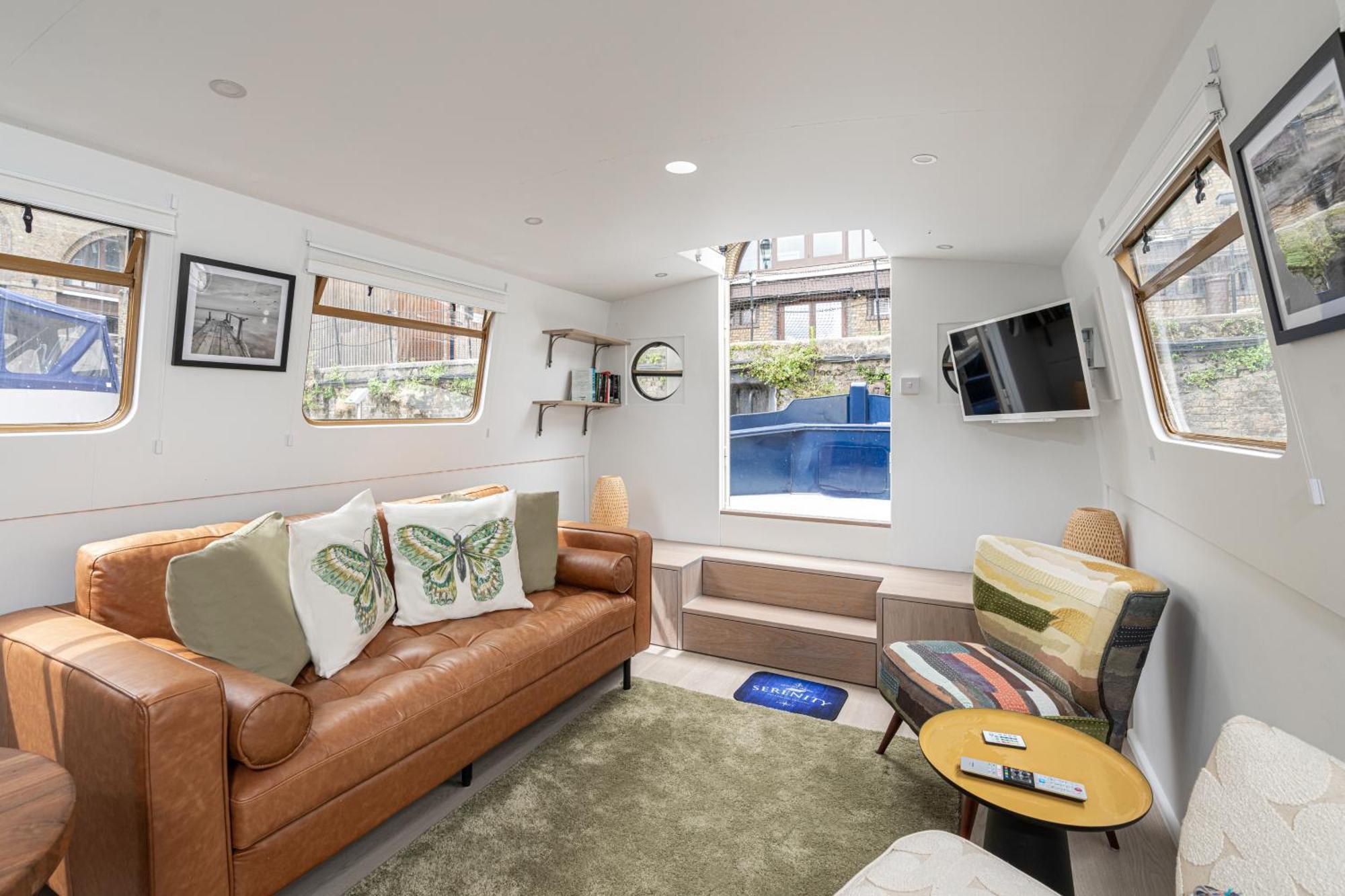 Serenity In The Heart Of Bateau-hôtel Londres